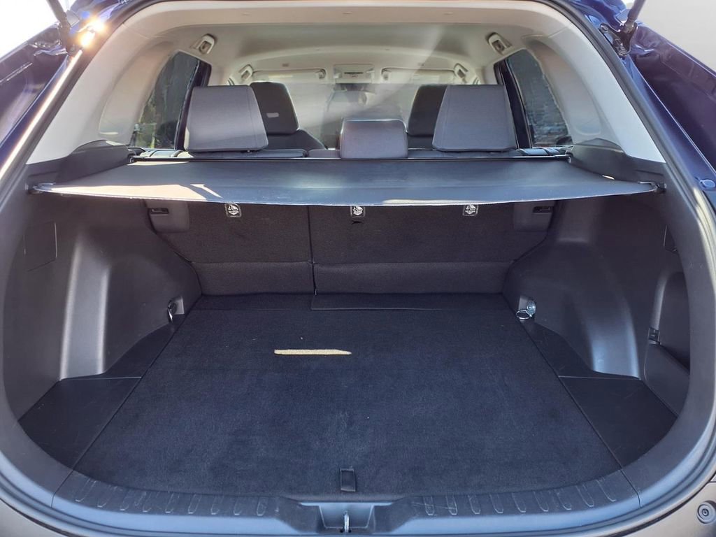 Used 2025 Toyota RAV4 XLE image 28