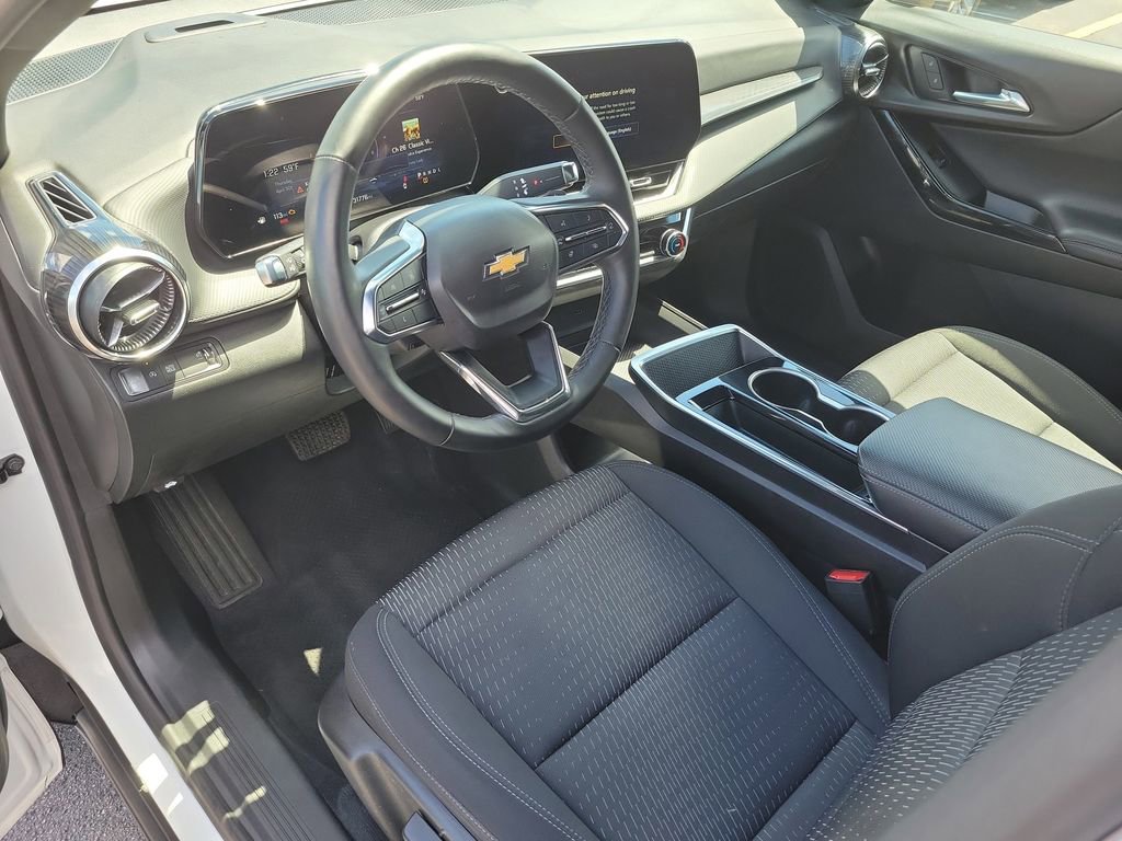 Certified 2025 Chevrolet Equinox LT FWD image 18