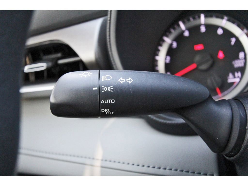 Used 2022 Toyota Highlander L image 22