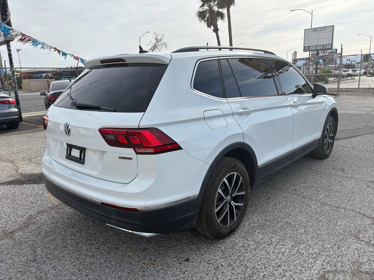 Used 2014 Volkswagen Touareg Sport AWD/4WD image 6