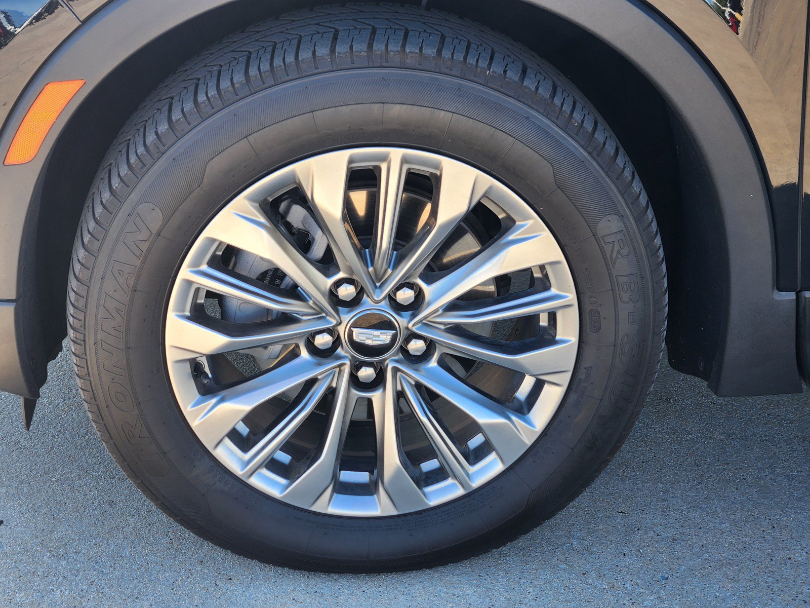Certified 2024 Cadillac XT4 Premium Luxury AWD/4WD image 29