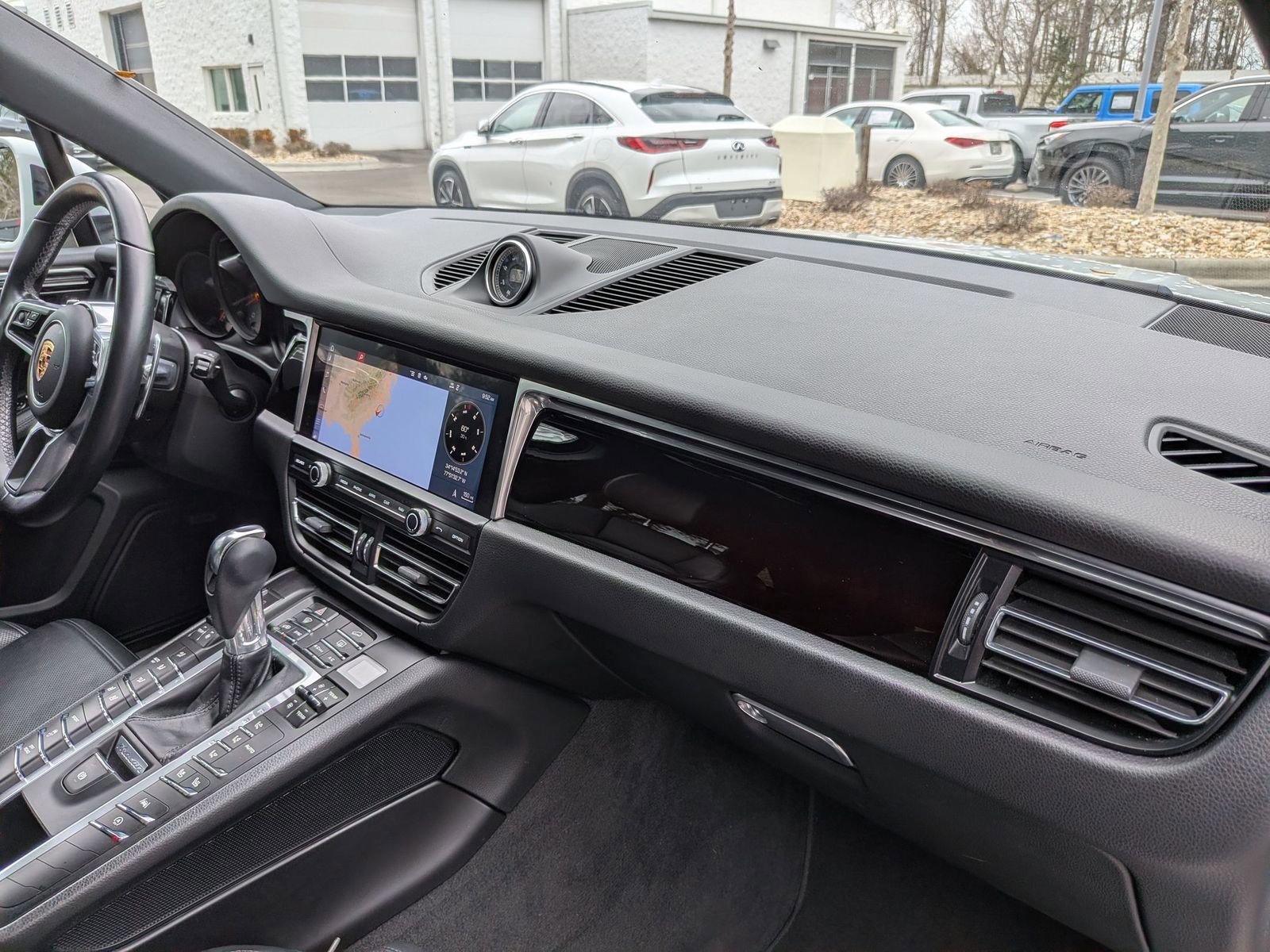 Used 2021 Porsche Macan S image 40