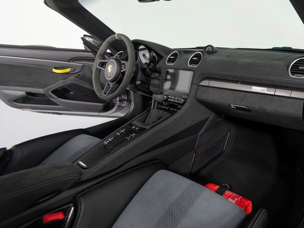 Certified 2025 Porsche 718 Boxster Spyder RS image 31