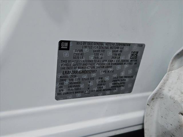 Used 2021 Buick Envision Avenir w/ Technology Package II FWD image 27