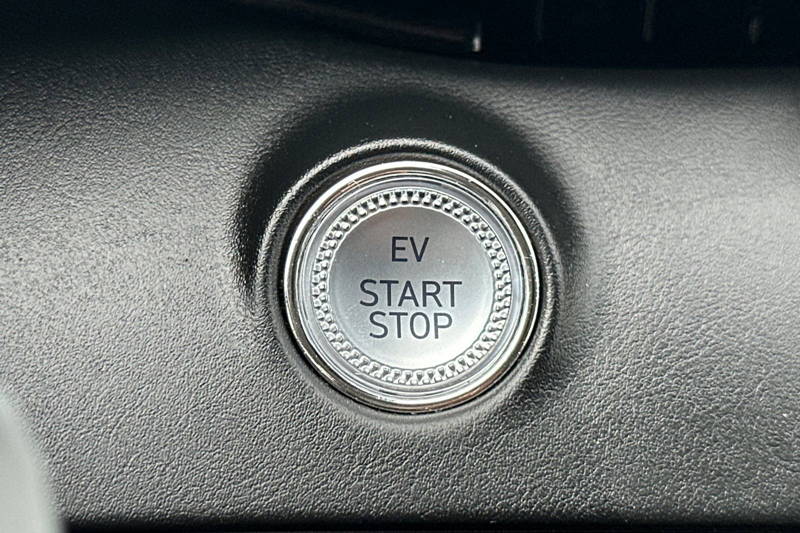 Used 2023 Genesis Electrified GV70 w/ Prestige Package AWD/4WD image 28