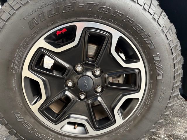 Used 2016 Jeep Wrangler Unlimited Rubicon image 9