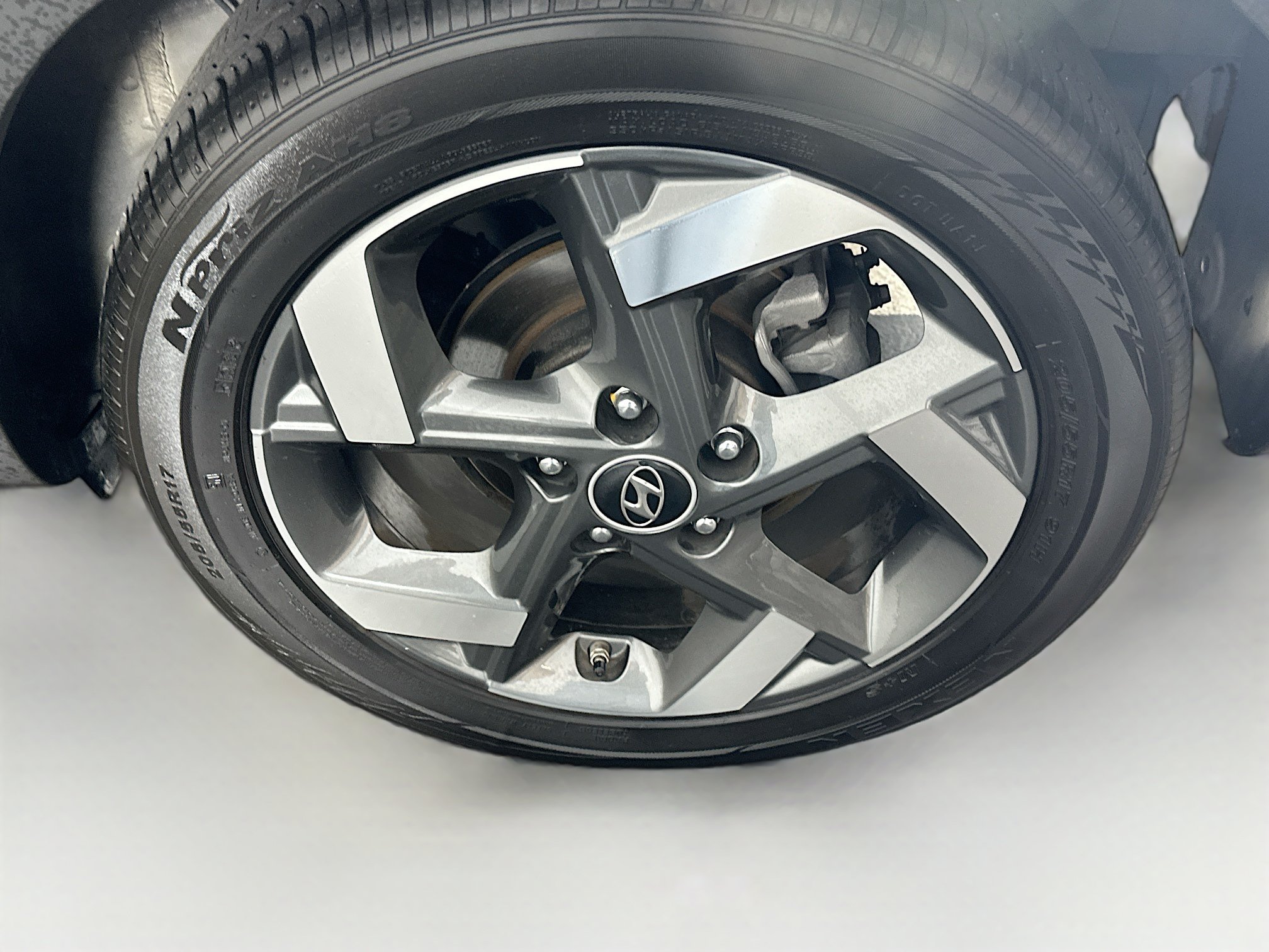 Used 2023 Hyundai Venue SEL FWD image 11