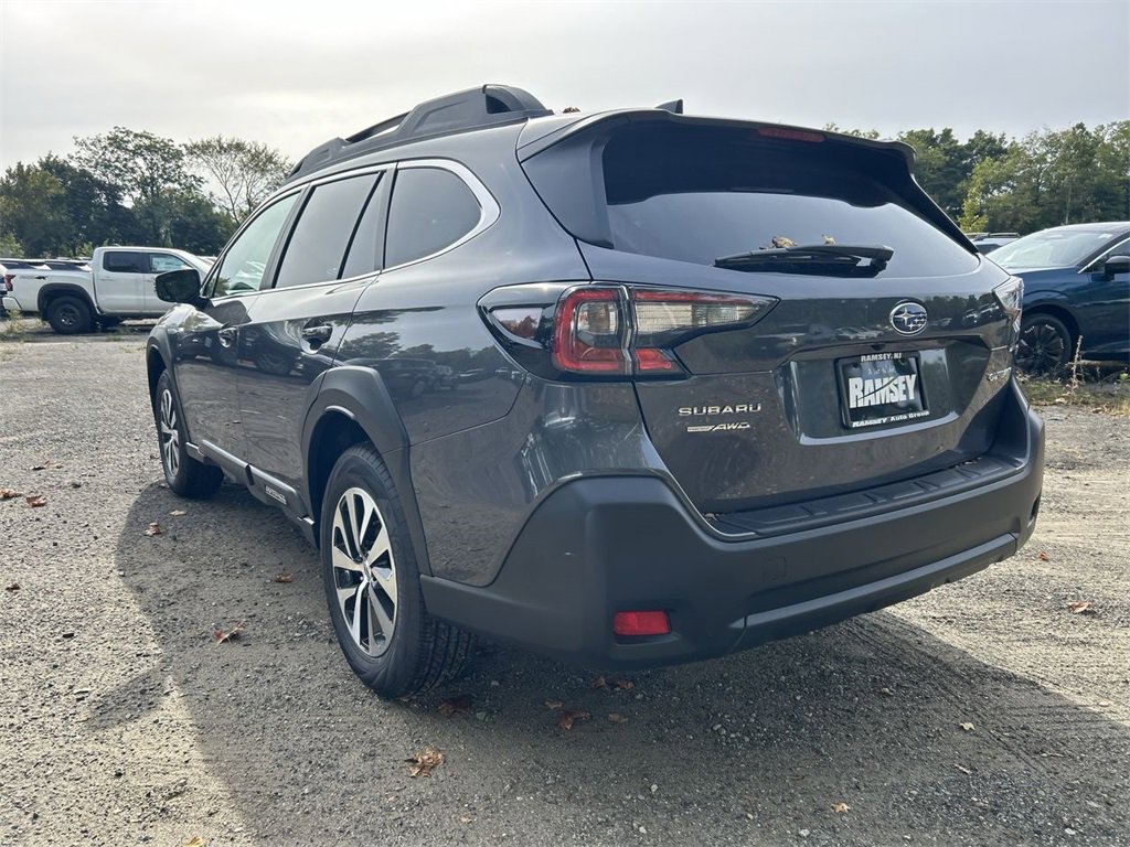 New 2025 Subaru Outback Premium image 6