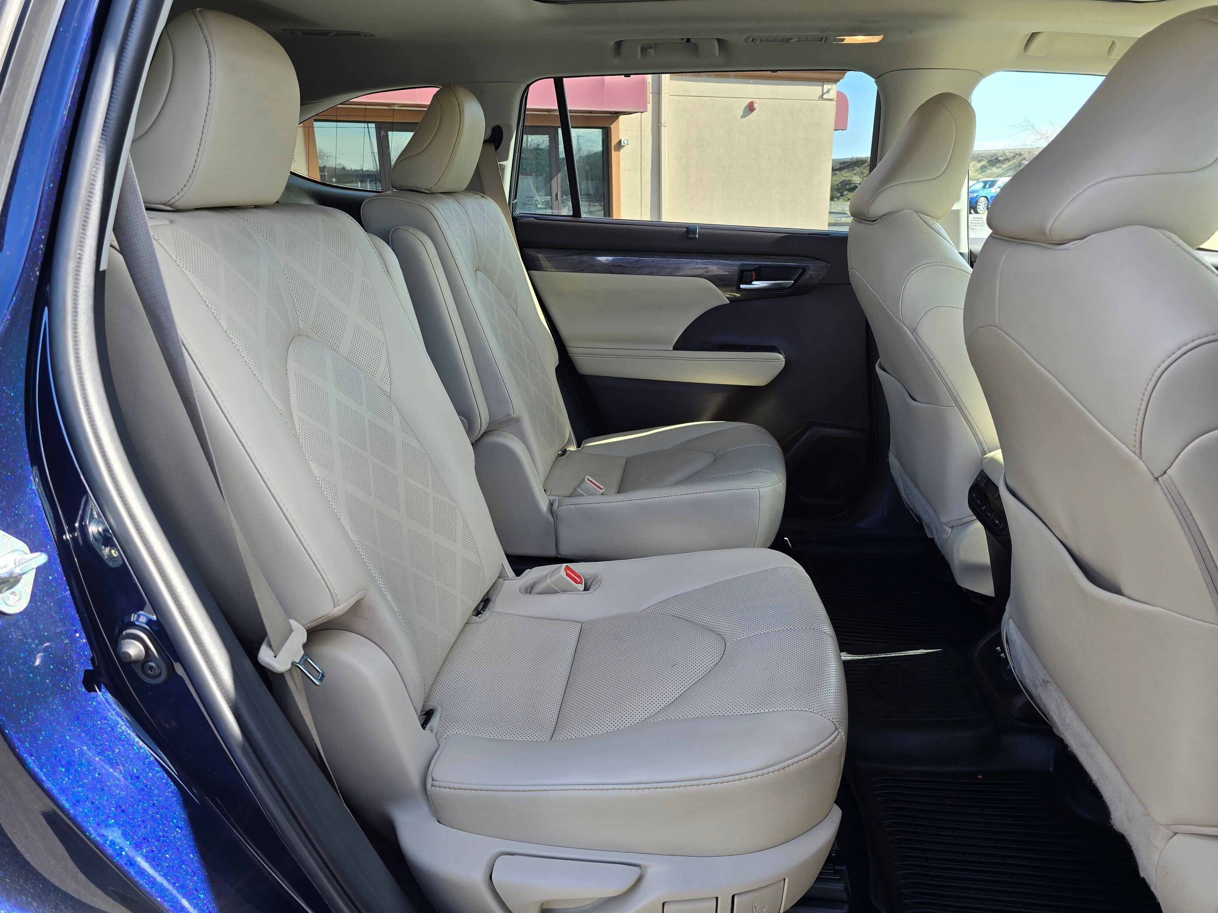 Used 2020 Toyota Highlander Platinum image 13