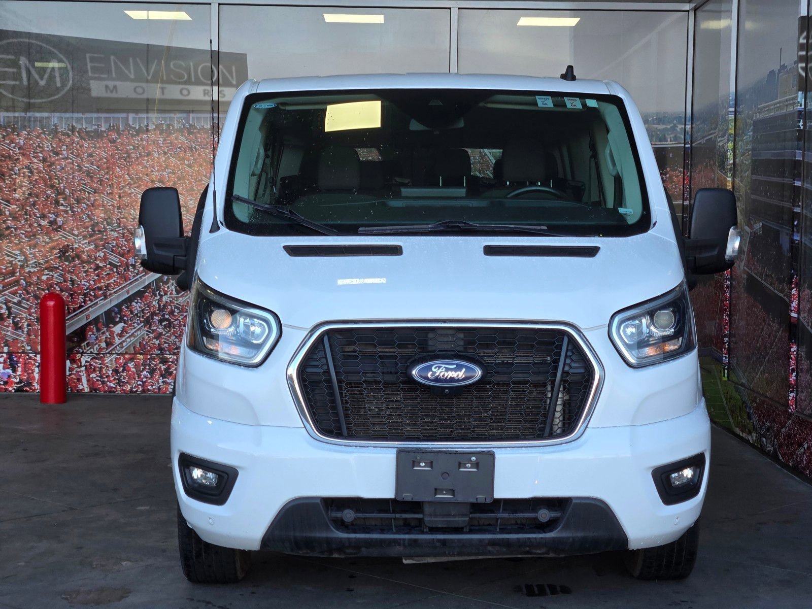 Used 2023 Ford Transit 350 XLT image 3