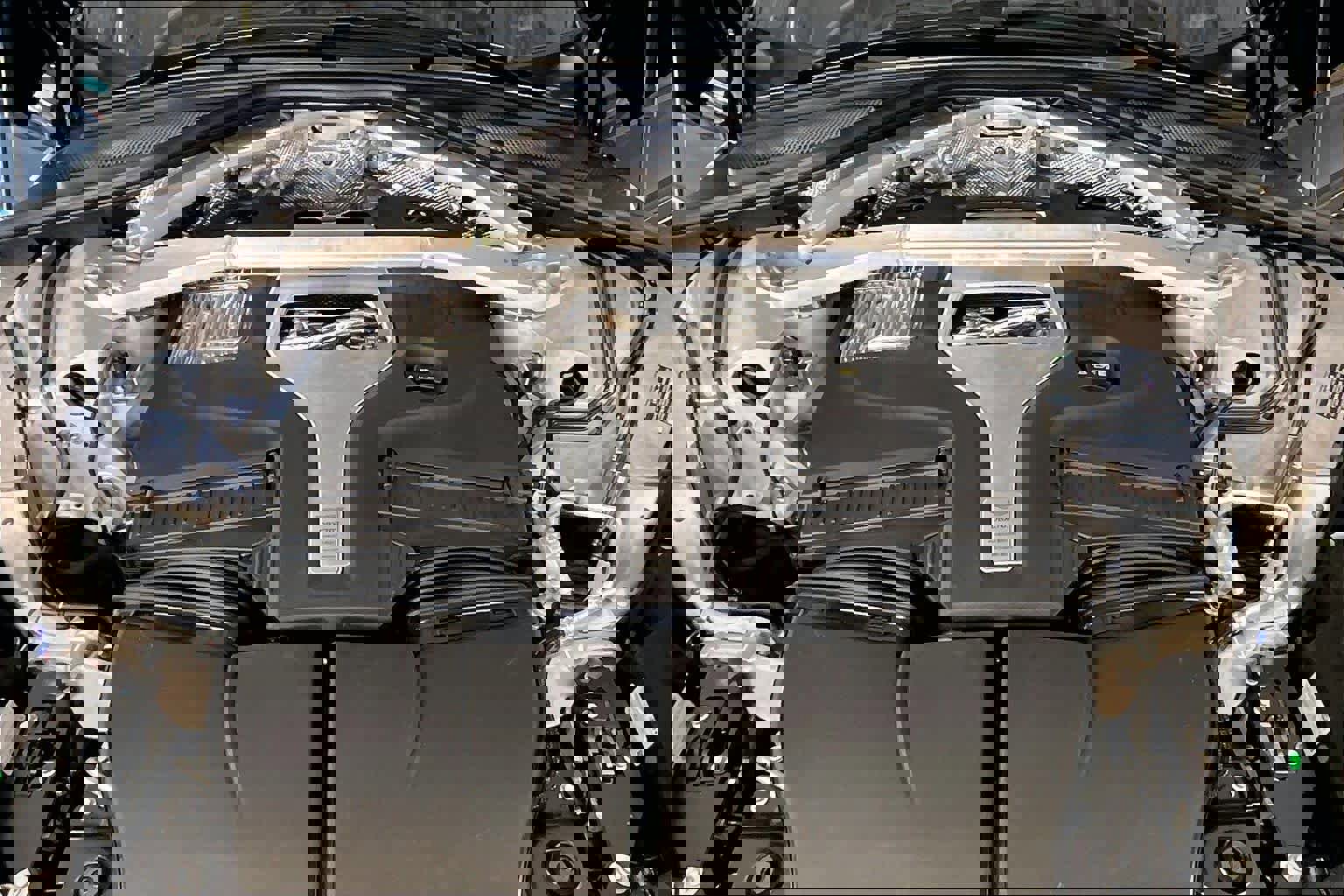 Used 2026 Aston Martin DBX 707 image 32