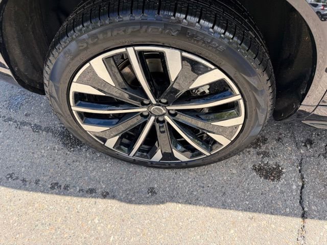 Used 2026 Volvo XC90 B6 Plus w/ Protection Package Premier AWD/4WD image 6