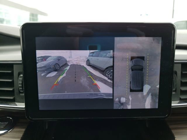 Used 2022 Ford Explorer Limited w/ Equipment Group 301A image 26