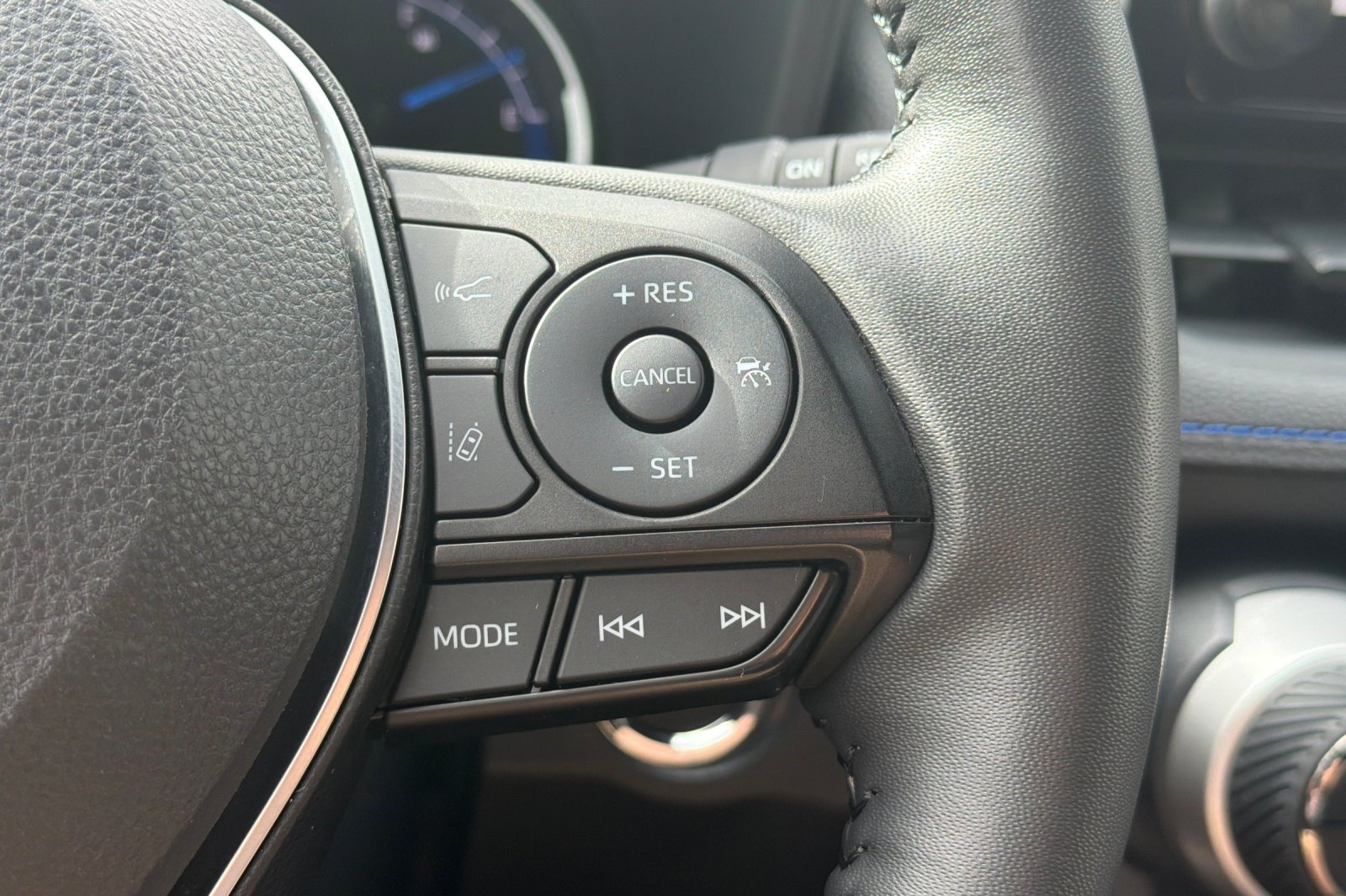 Used 2023 Toyota RAV4 SE w/ Convenience Package AWD/4WD image 31