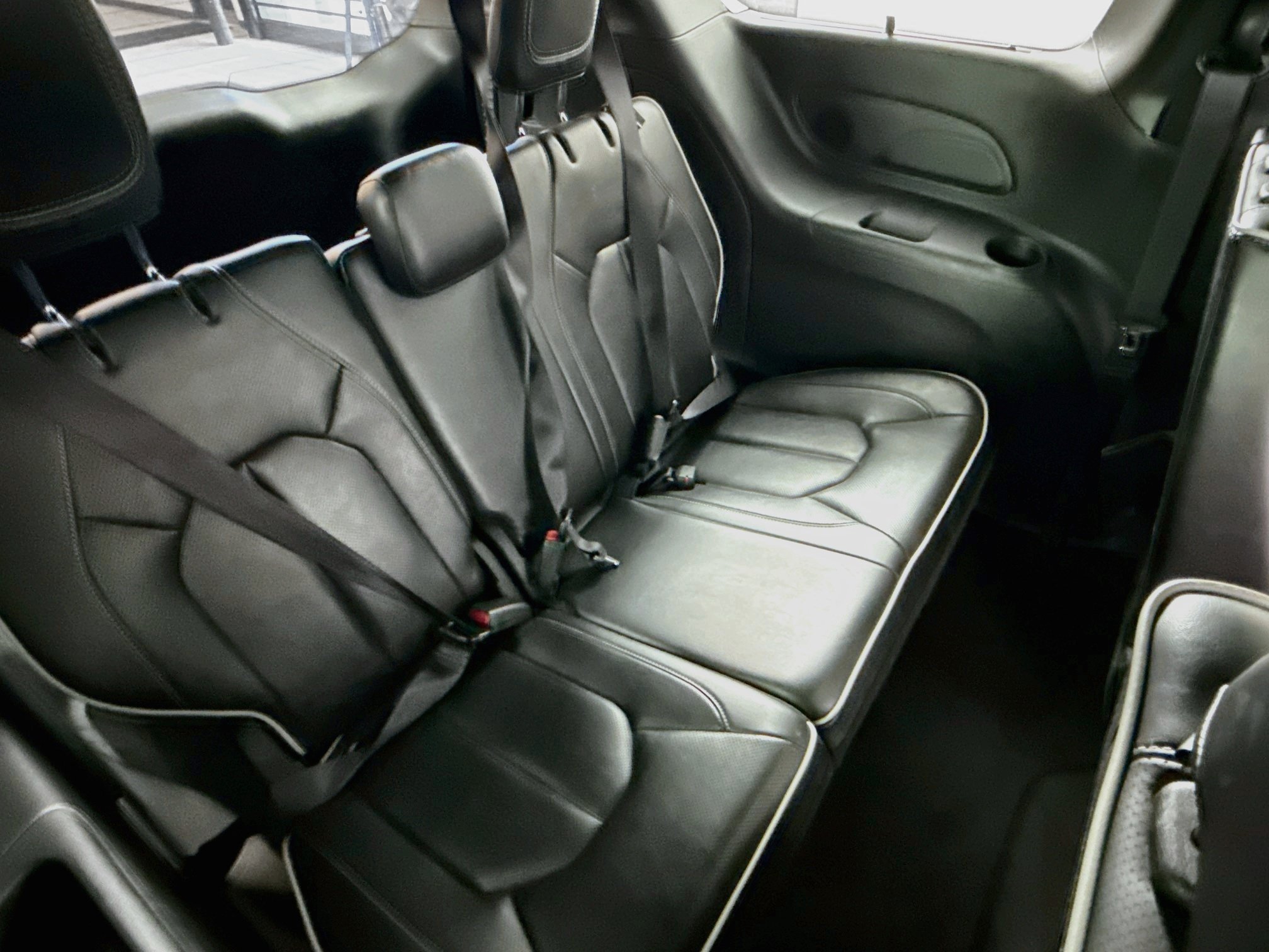 Used 2025 Chrysler Pacifica Limited FWD image 26