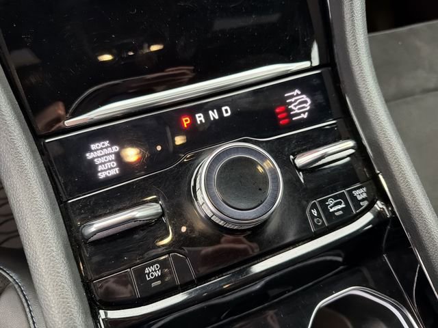 Used 2022 Jeep Grand Cherokee Trailhawk w/ Luxury Tech Group III AWD/4WD image 22