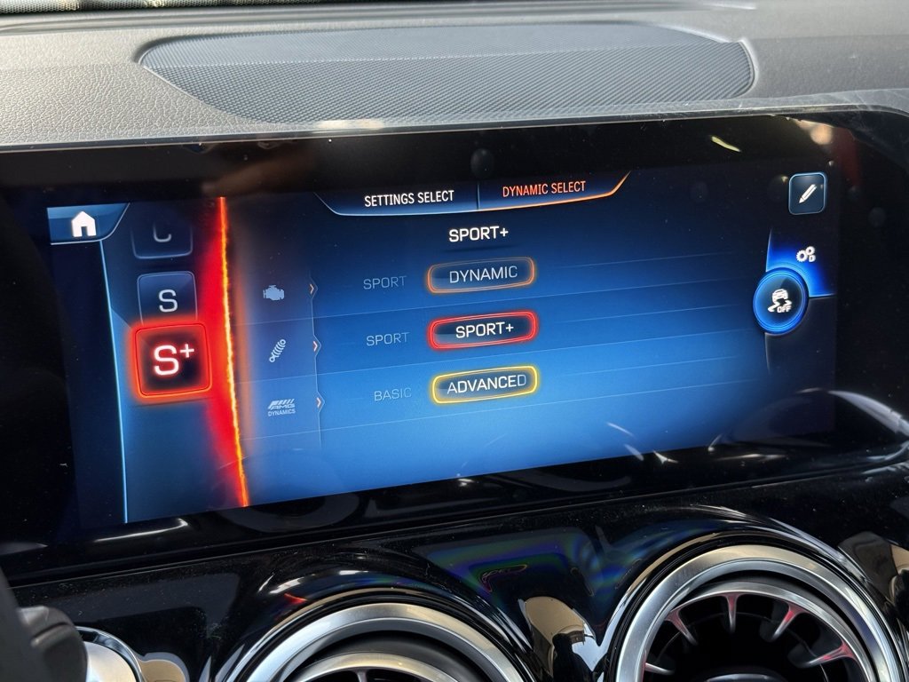 New 2026 Mercedes-Benz GLB 35 AMG 4MATIC image 18