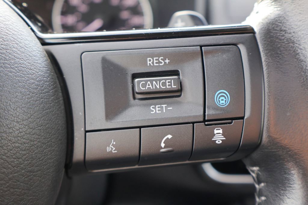 Used 2023 Nissan Rogue SL image 14