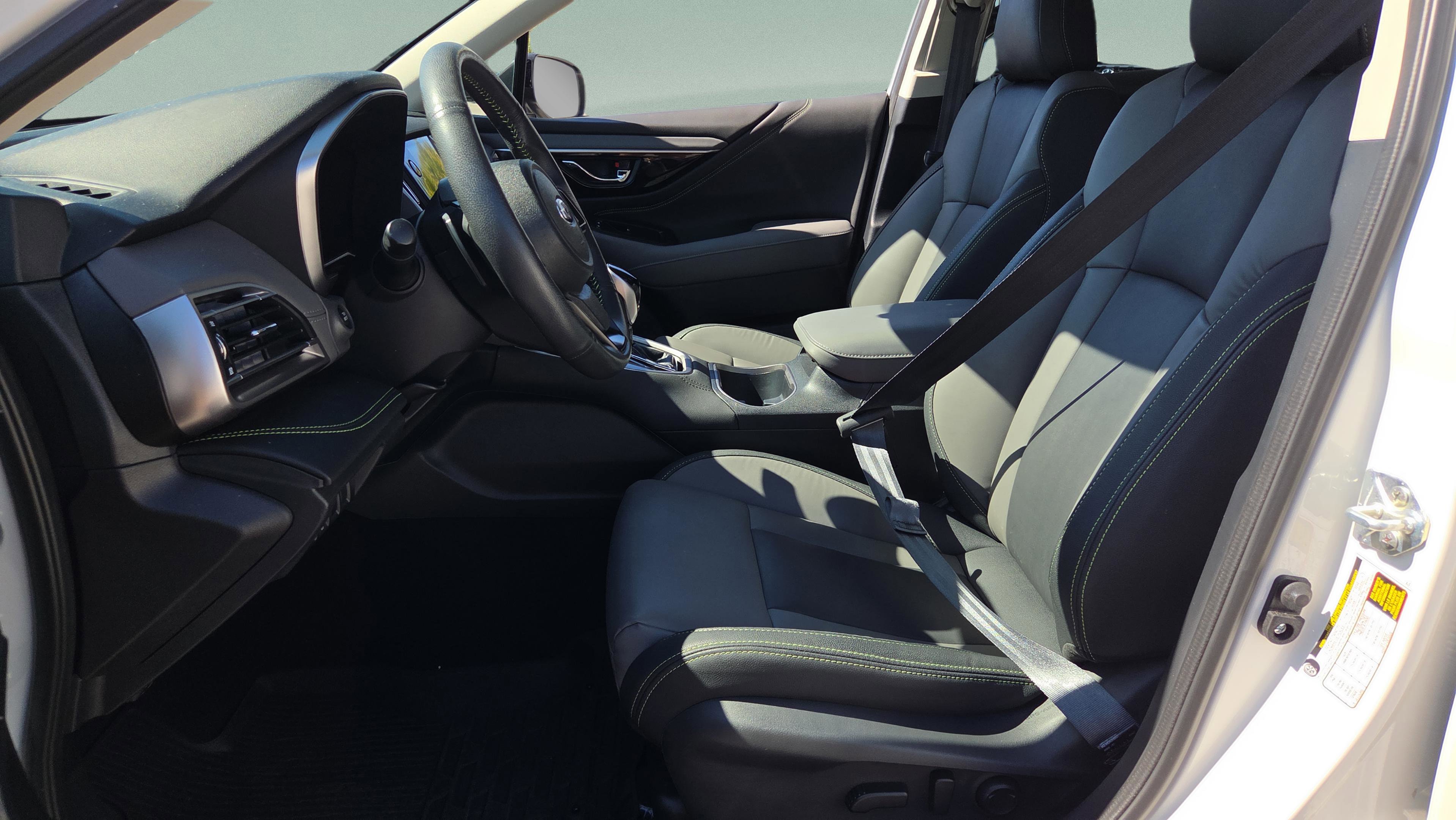 Used 2025 Subaru Outback Onyx Edition XT w/ Popular Package #2 image 30