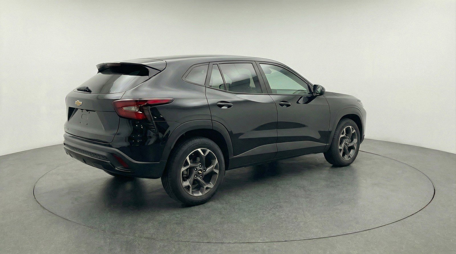 Used 2025 Chevrolet Trax LT FWD image 9