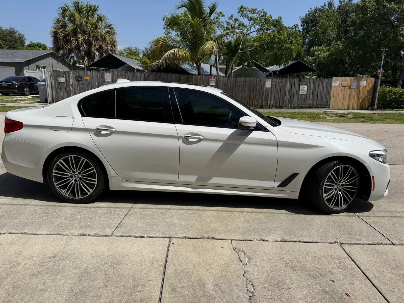 Used 2018 BMW 530i w/ M Sport Package RWD image 3