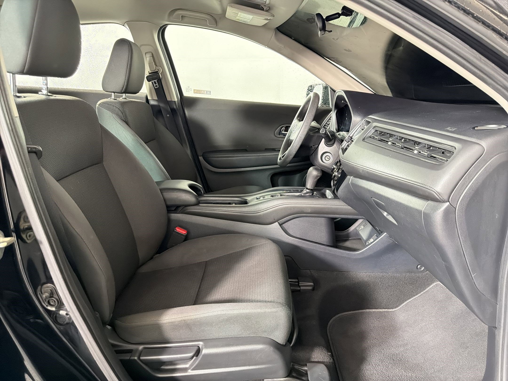 Used 2019 Honda HR-V LX image 29