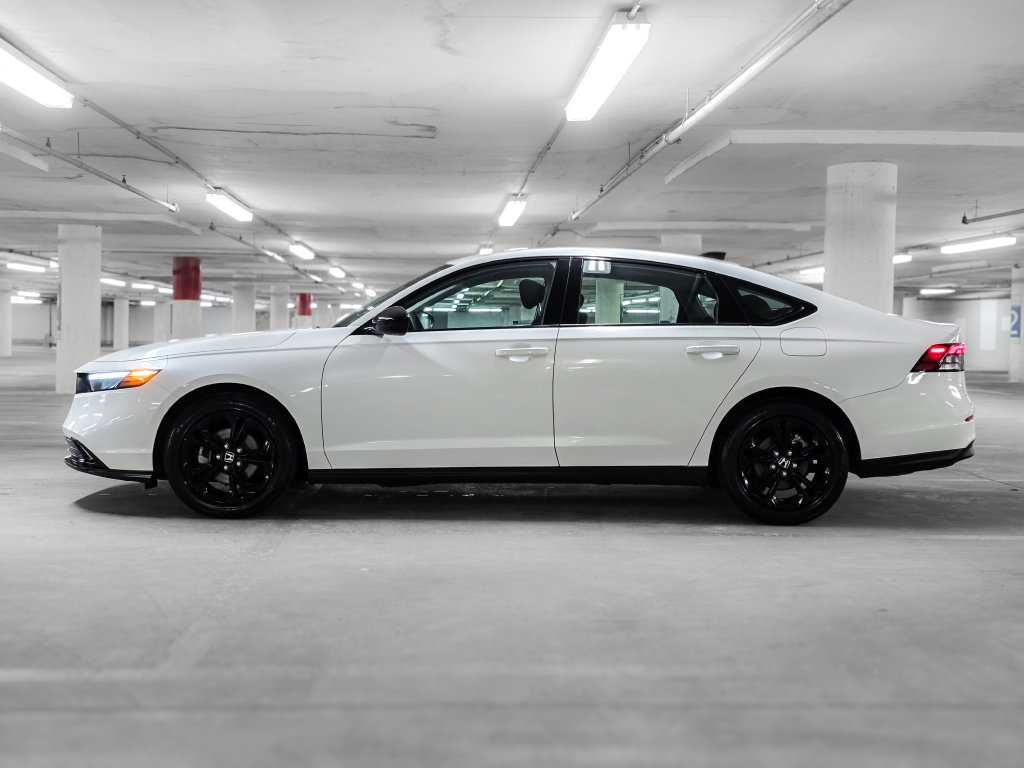 Used 2025 Honda Accord SE image 12
