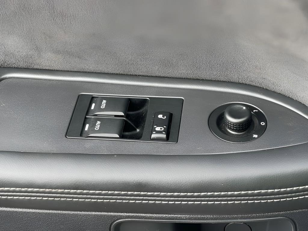 Used 2008 Dodge Challenger SRT8 image 44