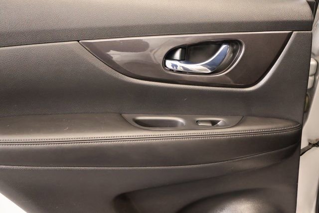 Used 2020 Nissan Rogue SV image 28