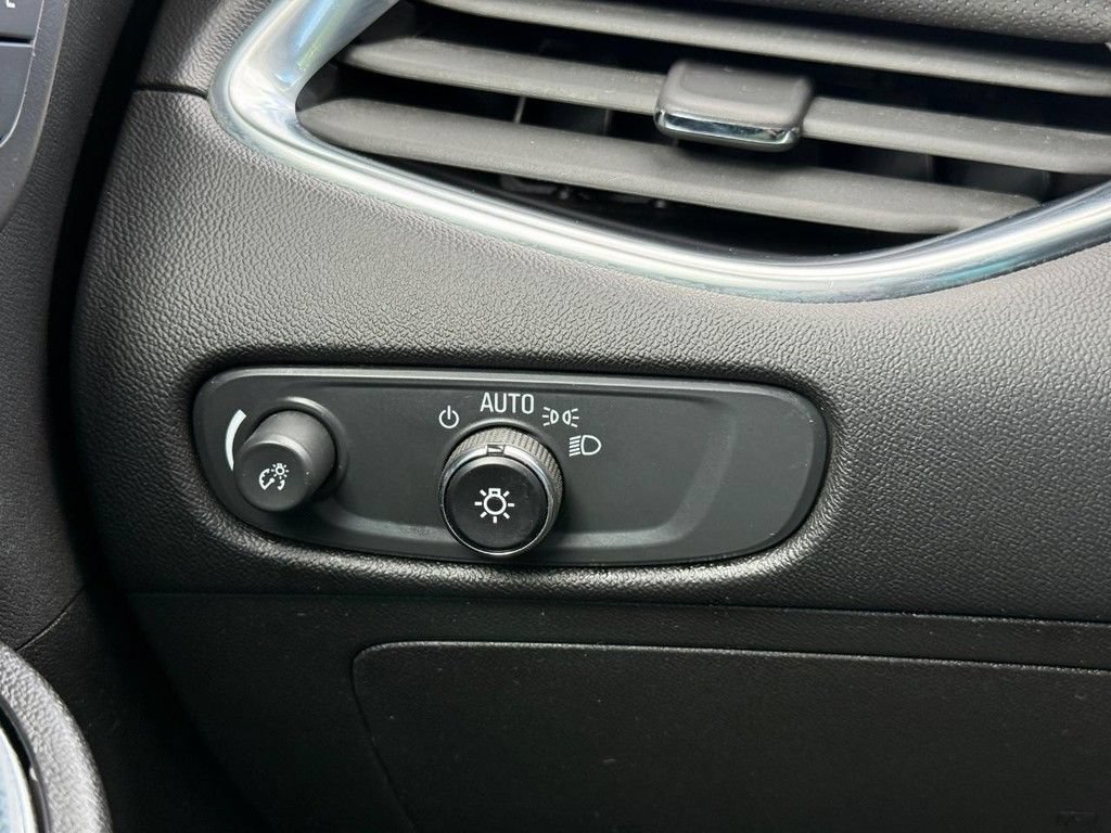 Used 2024 Chevrolet Malibu LT FWD image 20