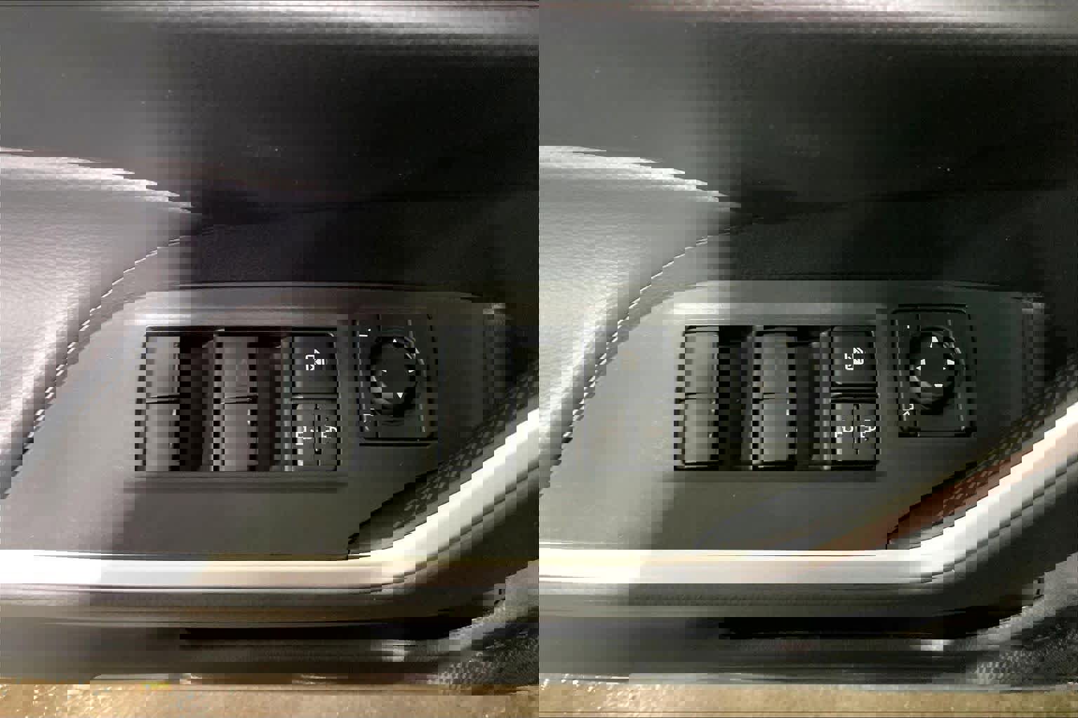 New 2025 Toyota RAV4 LE image 18