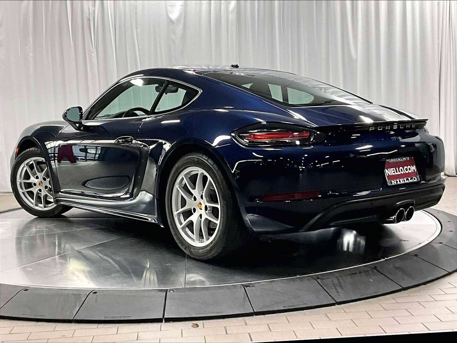Used 2019 Porsche 718 Cayman image 3