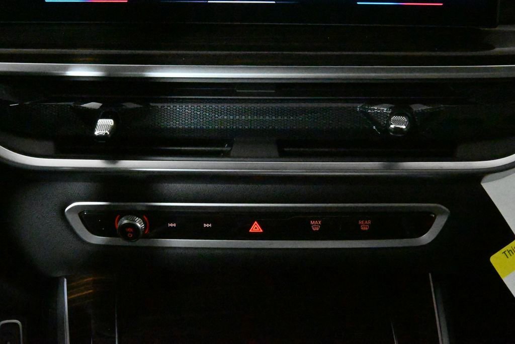 Used 2026 BMW X5 xDrive40i w/ M Sport Package image 24