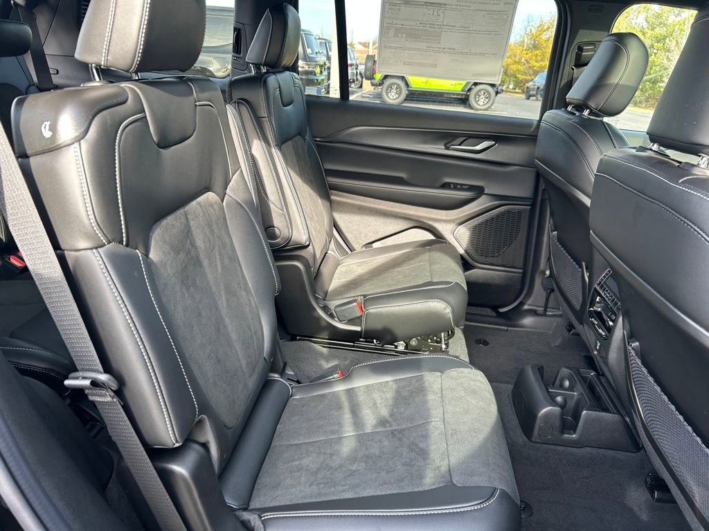 New 2025 Jeep Grand Cherokee L Altitude image 26