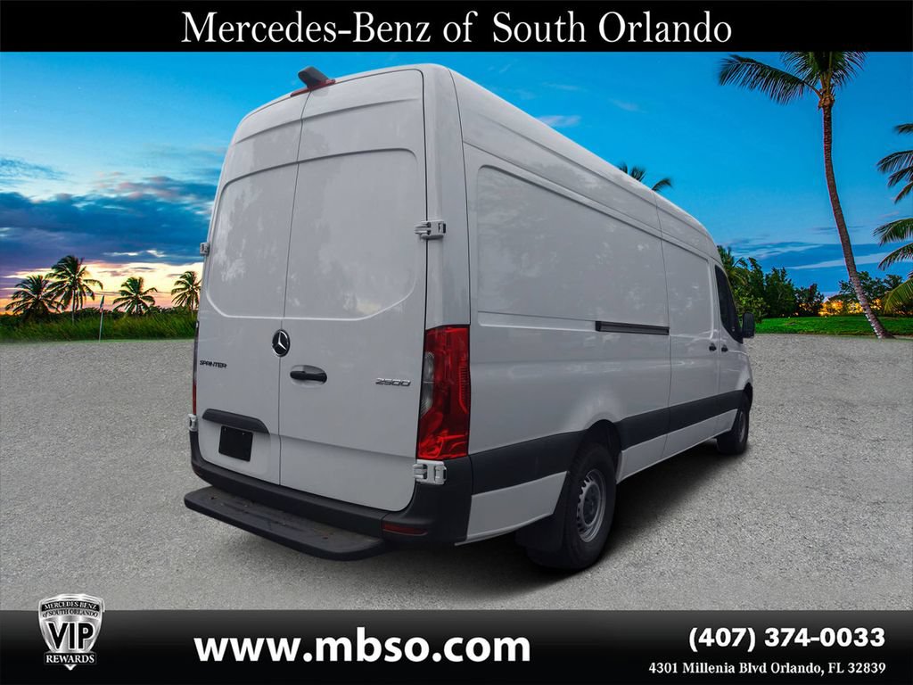 Used 2022 Mercedes-Benz Sprinter 2500 image 2