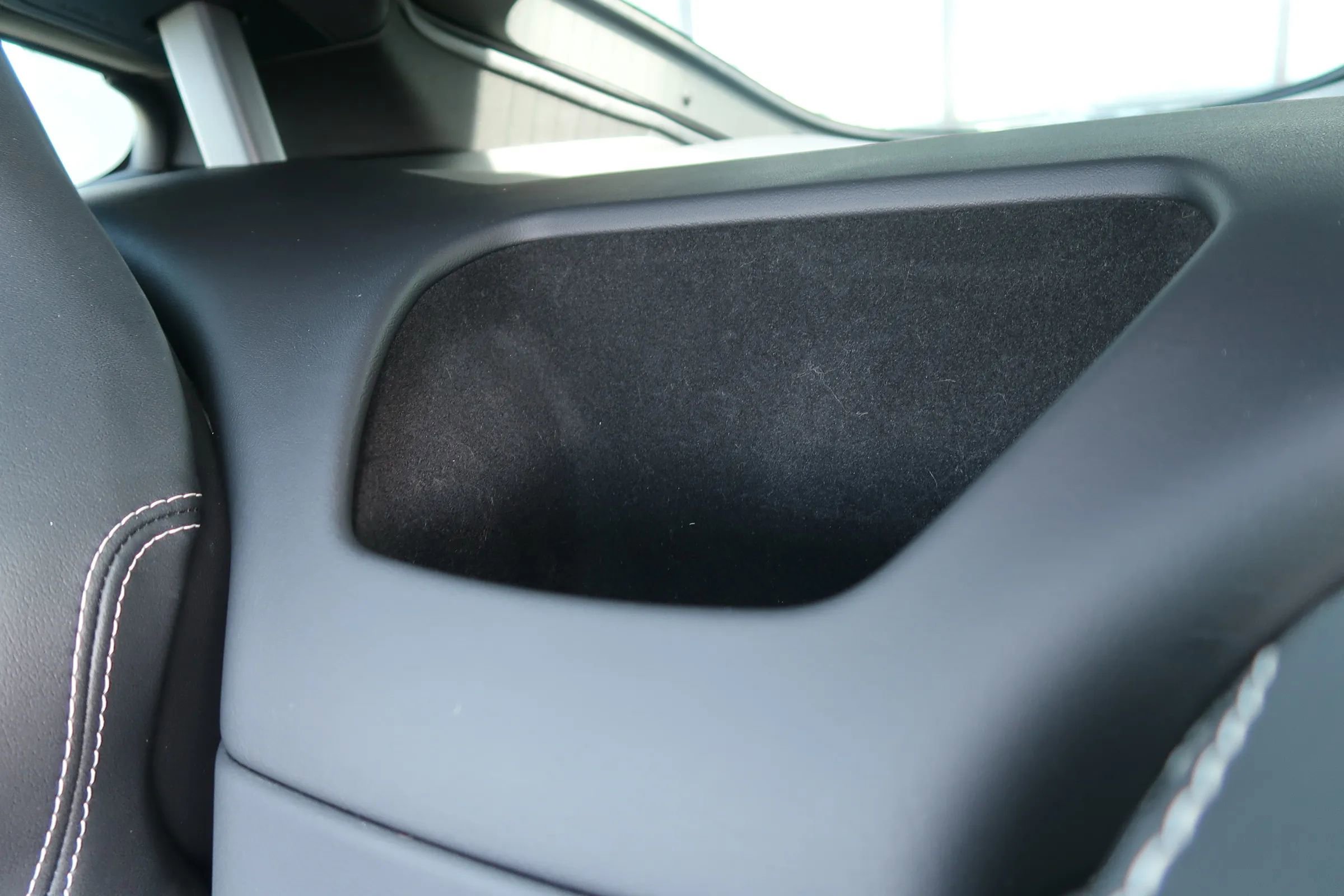 Used 2016 Jaguar F-TYPE R image 39