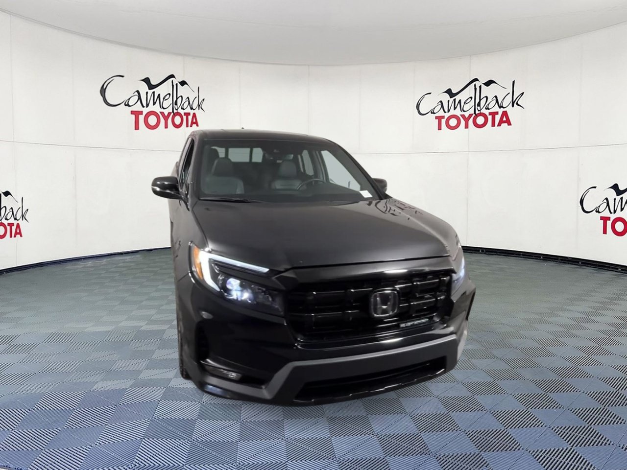 Used 2025 Honda Ridgeline Black Edition image 4