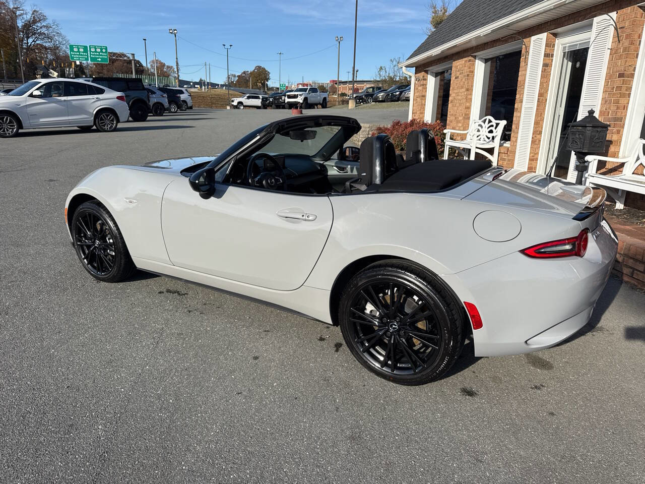Used 2024 MAZDA MX-5 Miata Club image 15