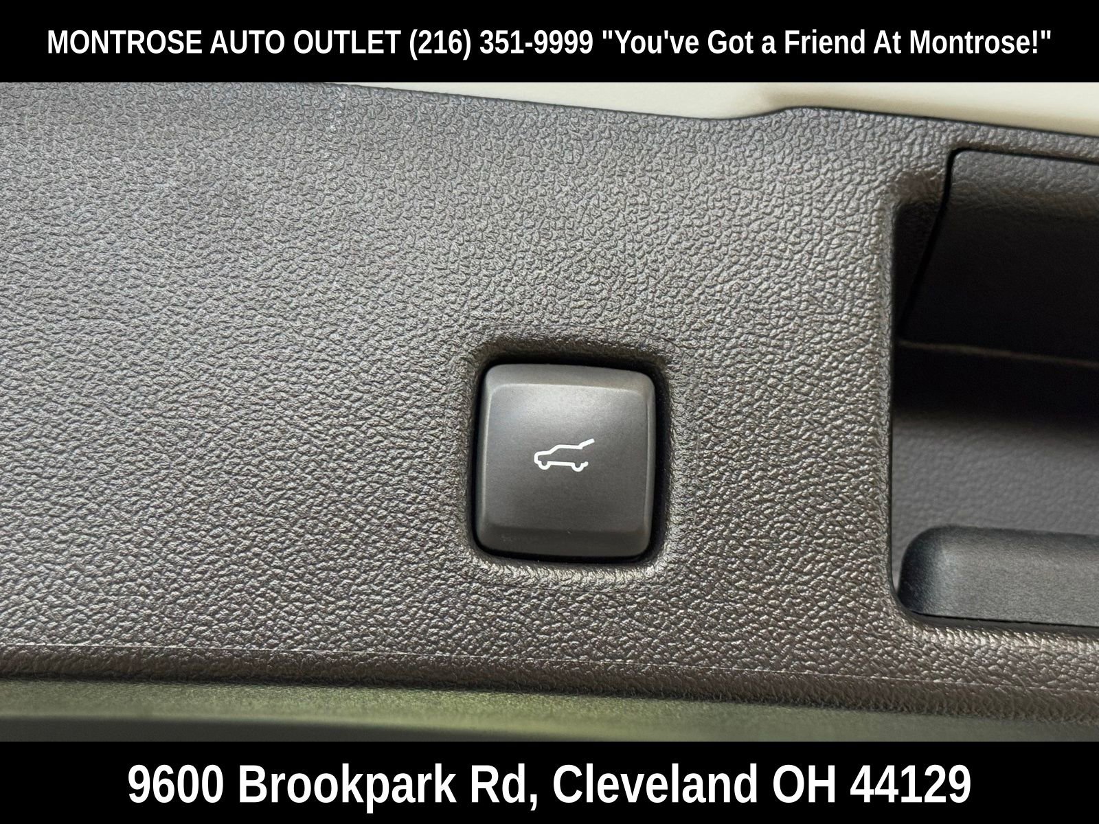 Used 2025 Ford Escape Platinum image 41