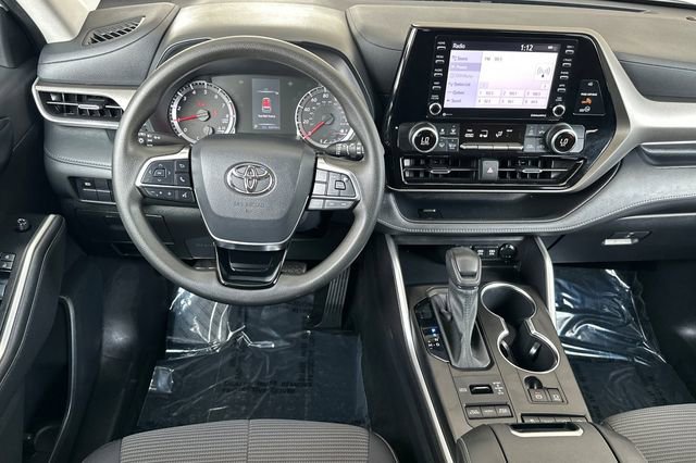 Used 2021 Toyota Highlander L AWD/4WD image 11