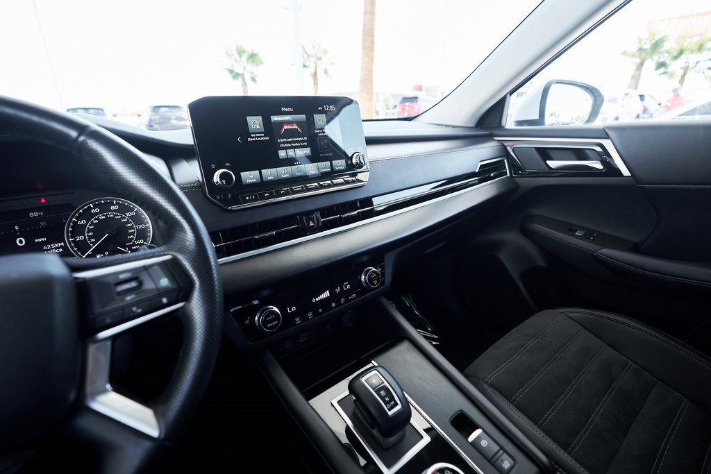 Used 2024 Mitsubishi Outlander SE image 39