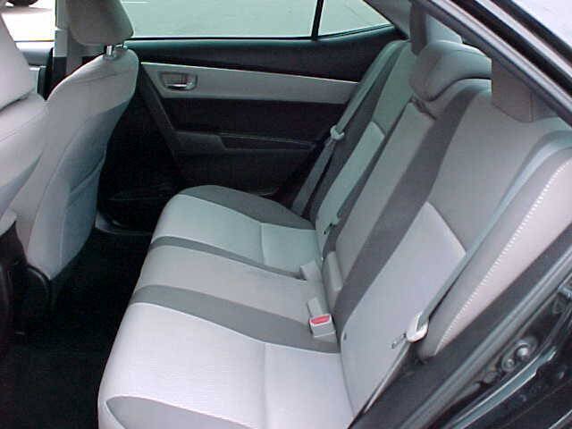 Used 2017 Toyota Corolla LE FWD image 9