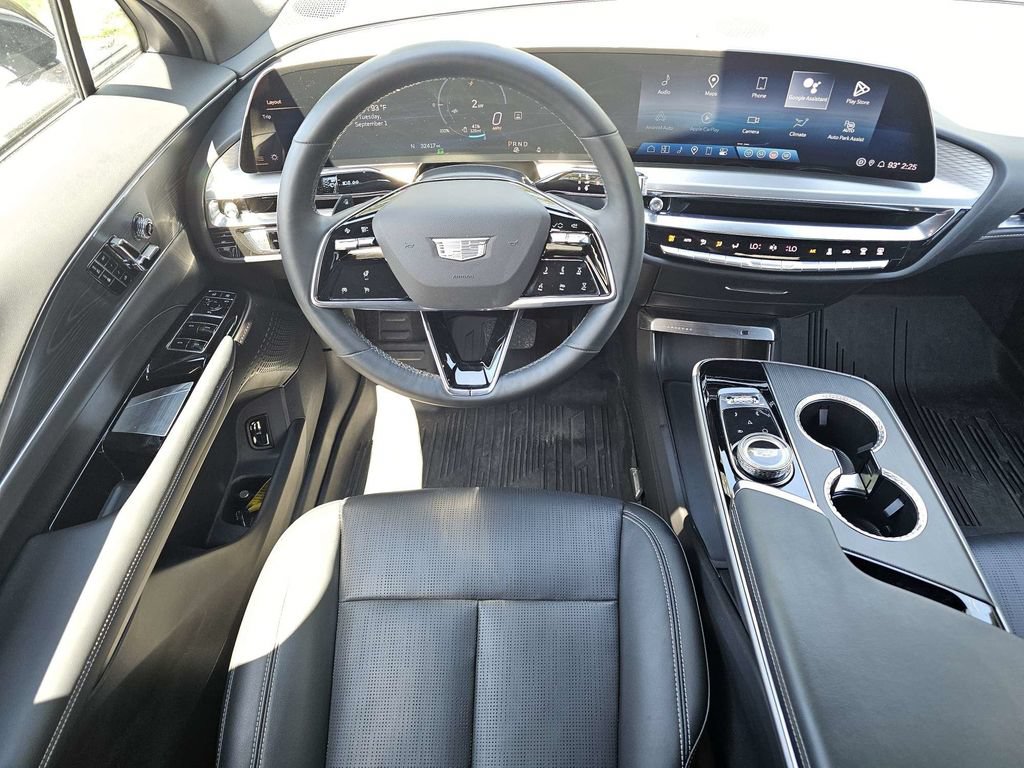 Certified 2024 Cadillac Lyriq Luxury w/ LPO, Floor Liner Package AWD/4WD image 18