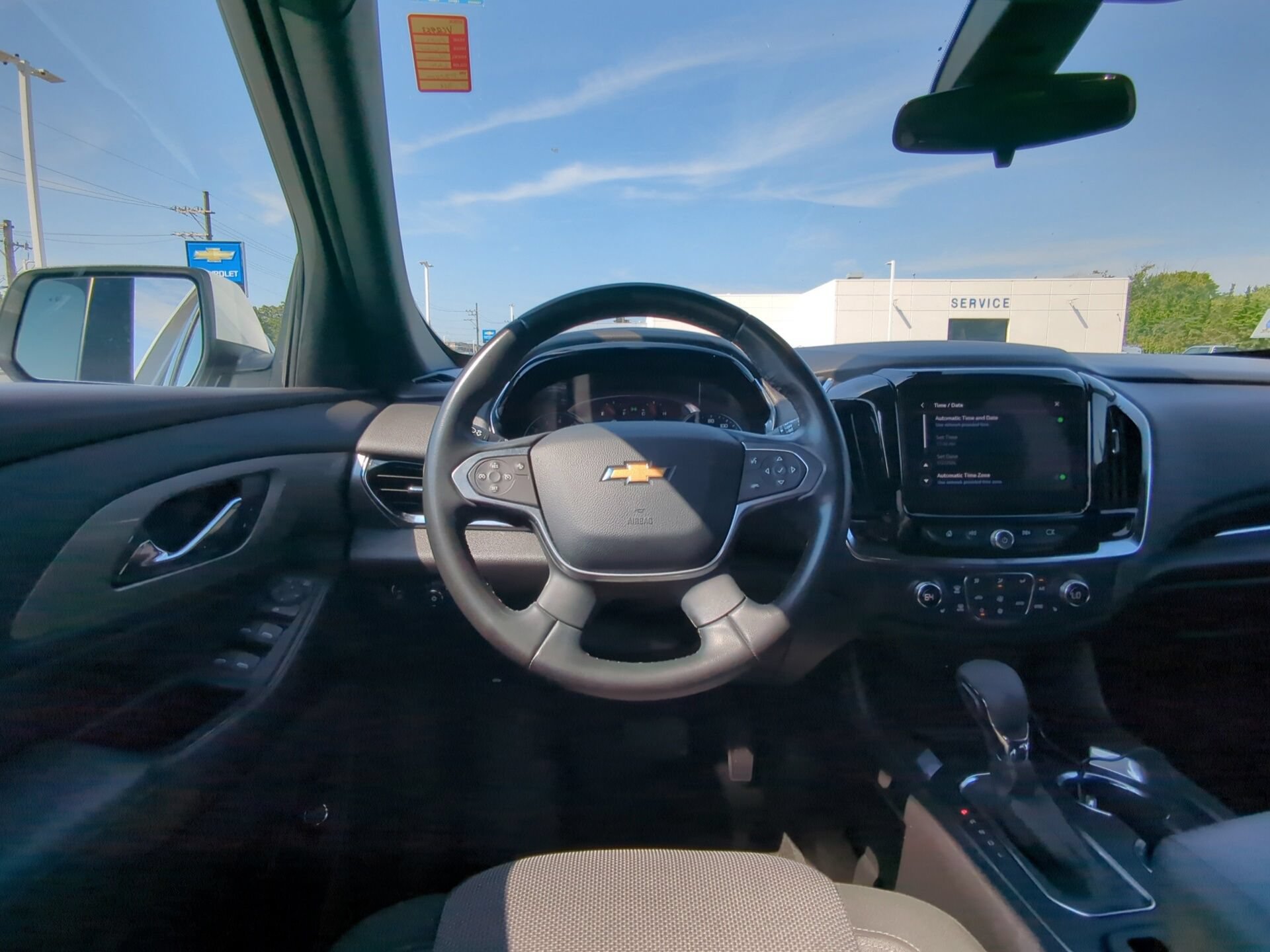Used 2023 Chevrolet Traverse LT FWD image 17