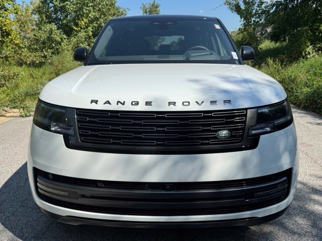 New 2027 Land Rover Range Rover Long Wheelbase SE AWD/4WD image 3