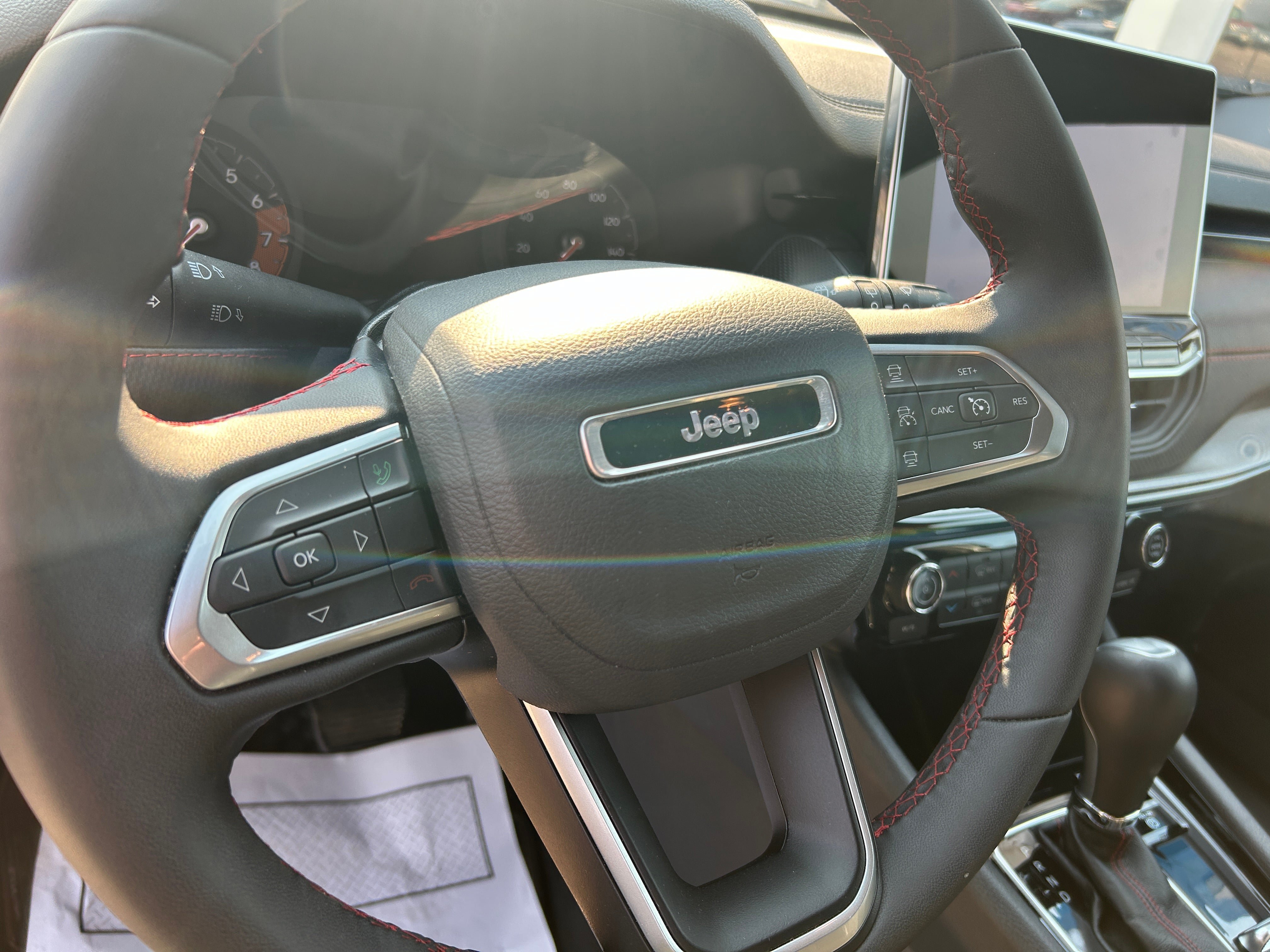 Used 2025 Jeep Compass Trailhawk AWD/4WD image 15