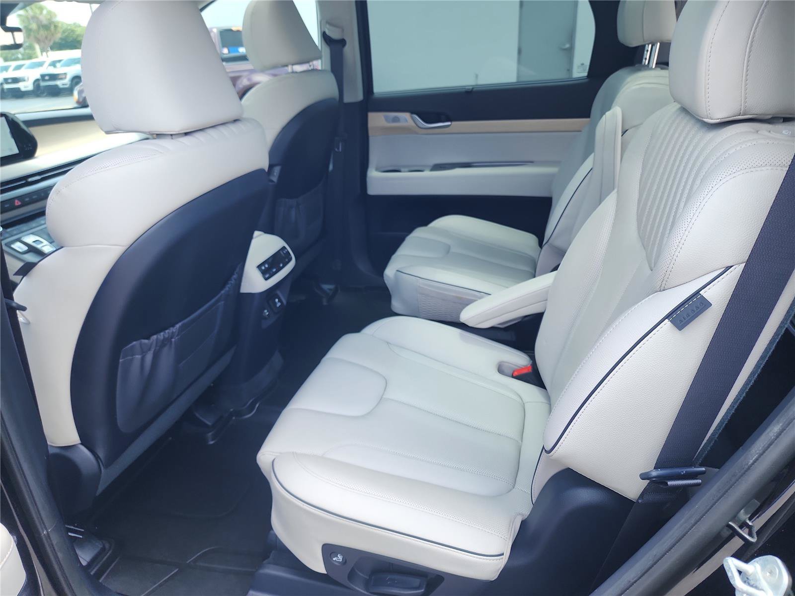 Used 2024 Hyundai Palisade Limited FWD image 19