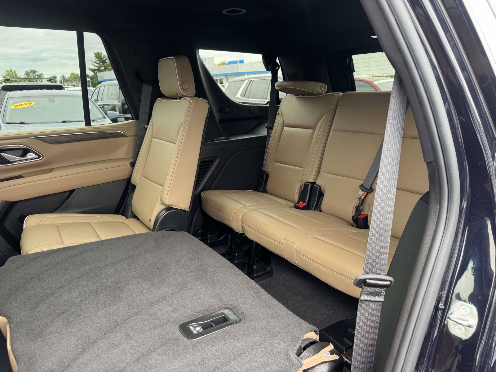 Used 2023 Chevrolet Tahoe Premier AWD/4WD image 22