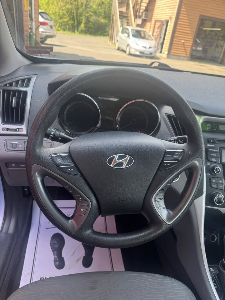 Used 2013 Hyundai Sonata Hybrid FWD image 9