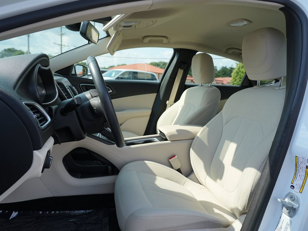 Used 2016 Chrysler 200 Limited w/ Travel & Safety Group FWD image 12